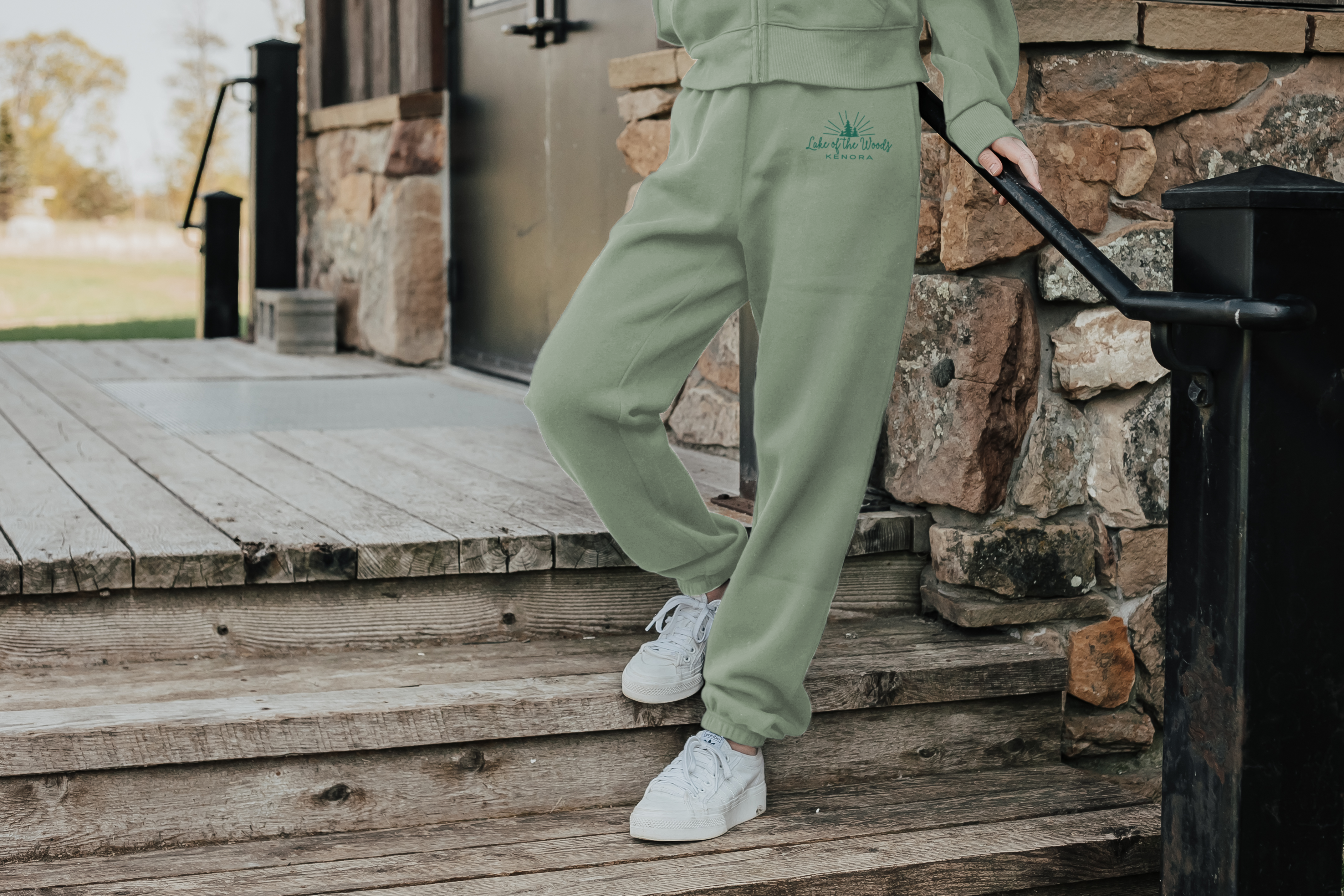 EMBROIDERED WEEKEND PANT