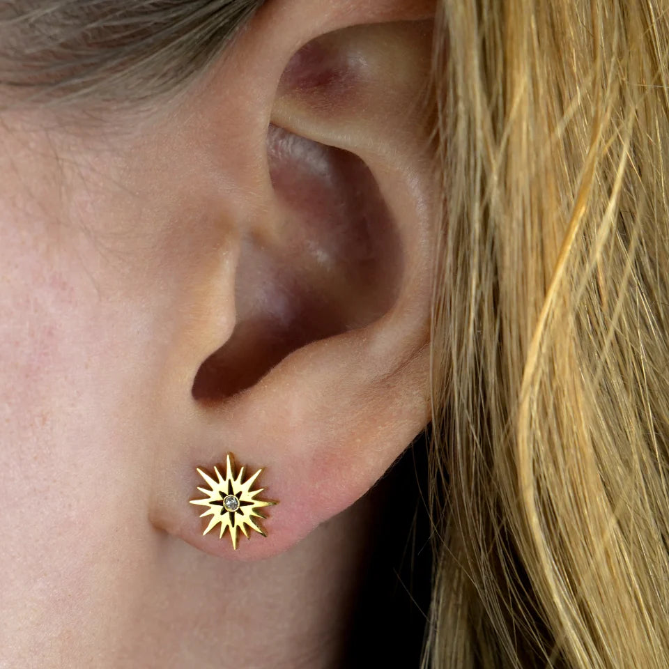 Glow in Gold: Luxurious Gold Hue from the Pure 18 Karat Gold Dipping Amnisty Earrings
