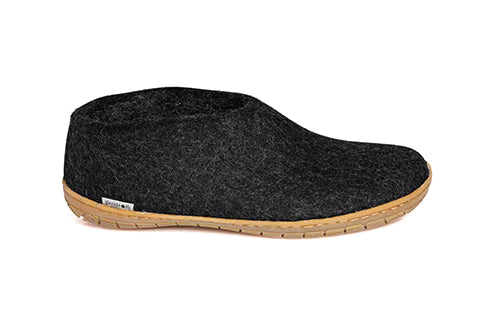 100% pure and natural wool with a sole of natural rubber Black Color Glerups