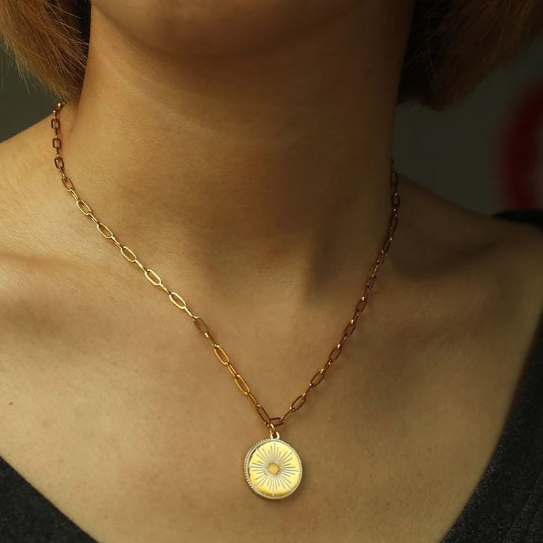 Luxurious Gold Hue from the Pure 18 Karat Gold Layer Luna Necklace