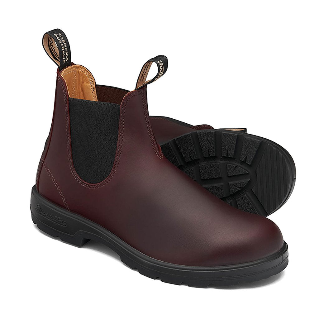 Unisex auburn leather blundstone style 2130 water-resistant boot.