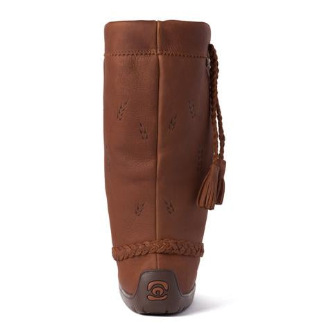 Ladies tall leather tobacco Manitobah Mukluk tamarack boot.