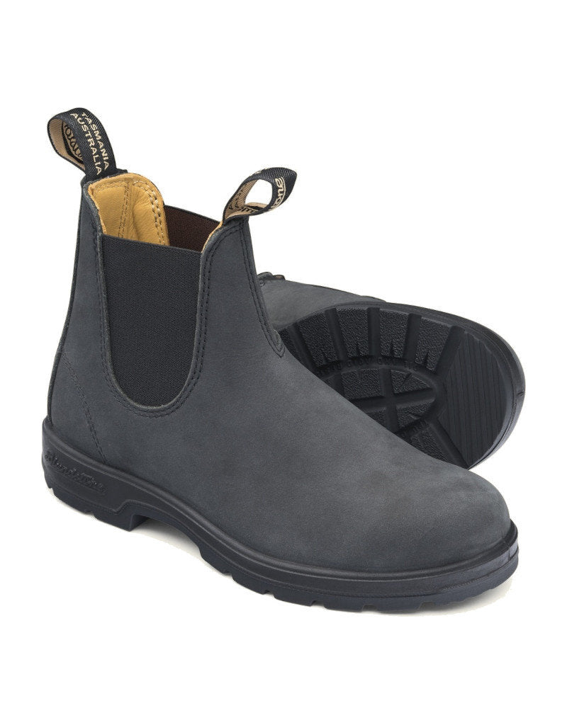 Unisex rustic black leather blundstone style 587 water-resistant boot.