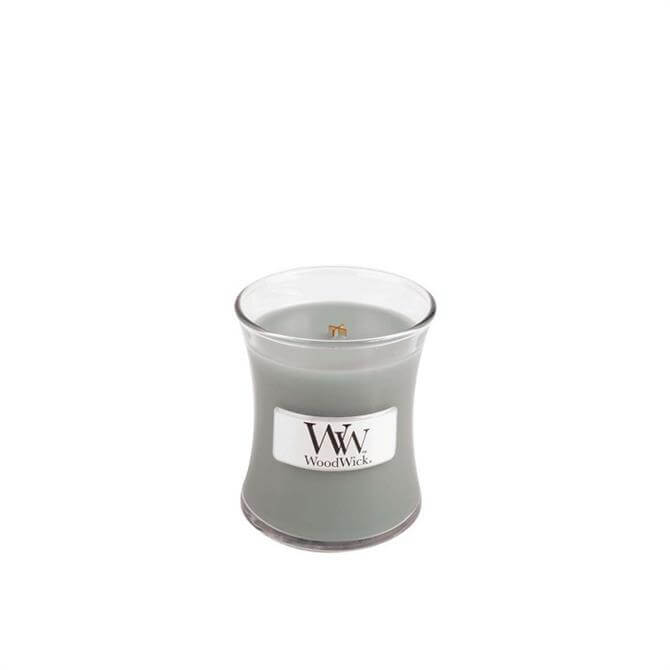 Woodwick scented candles allows you to enjoy the crackle of a fire from the comfort of your own home with your favourite scent of fireside.