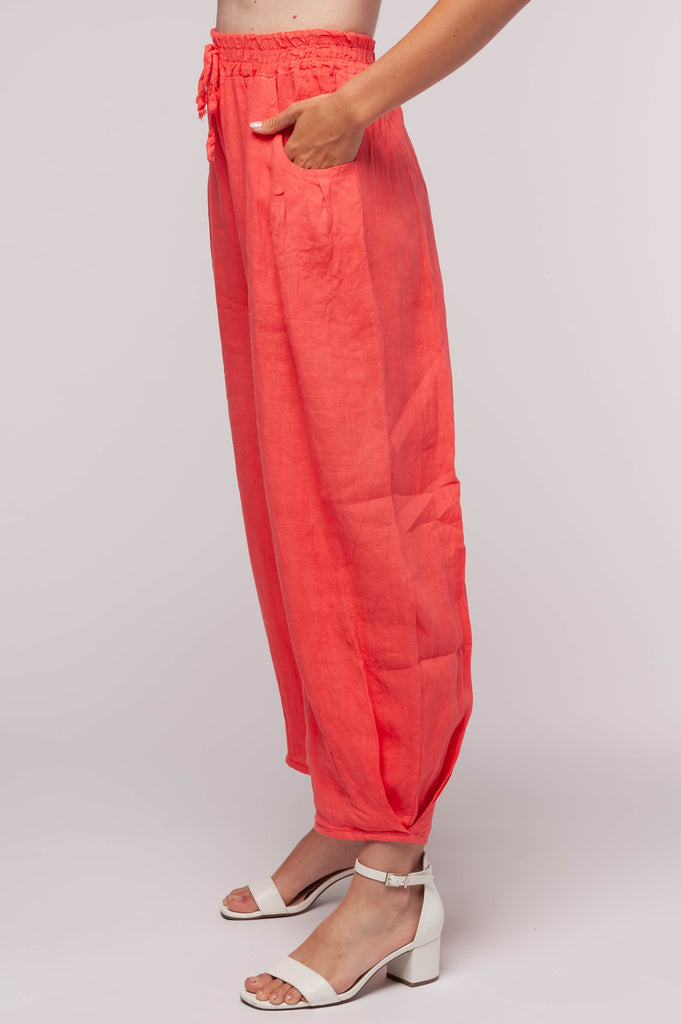  Ladies linen clothing for spring and summer featuring a wide leg pant with elastic waist and pockets.