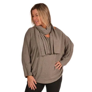 60% viscose 25% polyester 5% elastane V-neck Sweater with Scarf