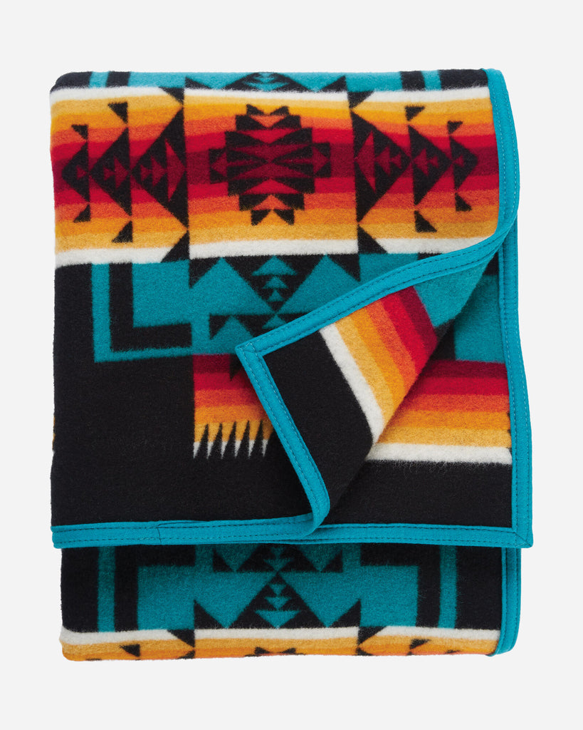twin size reversible Pendleton wool blanket in black with a bold arrowhead design