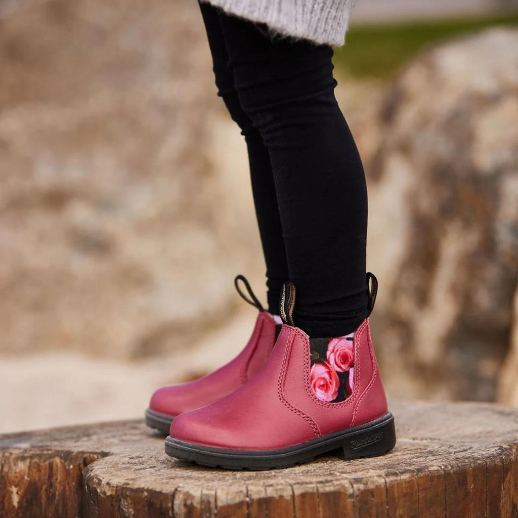 Kids style 2251 mauve water-resistant blundstone boot.