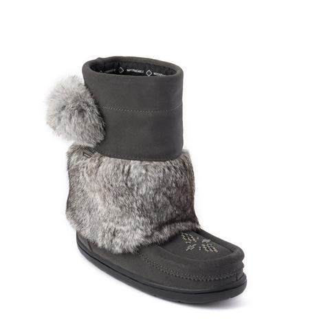 Child charcoal short snowy owl Manitobah Mukluk with beaded design and pom pom on the outside