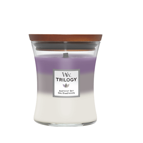 Woodwick scented candles allows you to enjoy the crackle of a fire from the comfort of your own home with your favourite scent of amethyst sky.