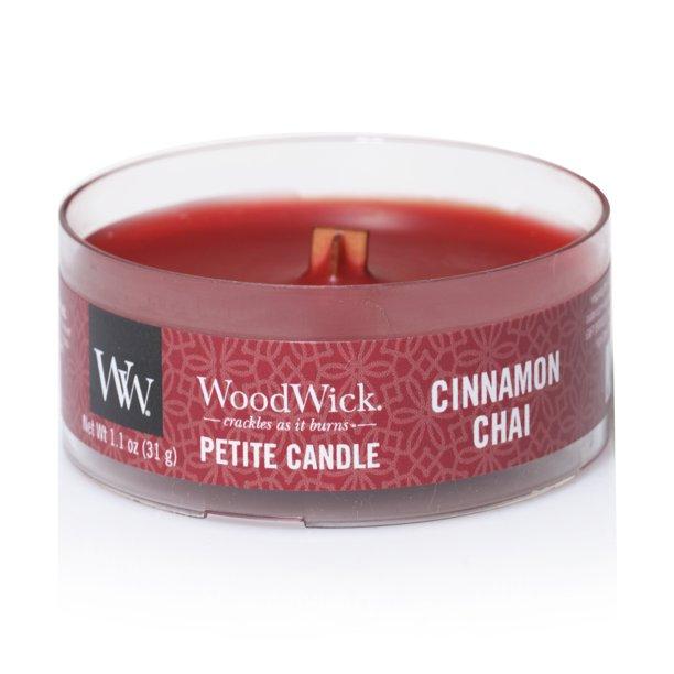 Woodwick scented candles allows you to enjoy the crackle of a fire from the comfort of your own home with your favourite scent of cinnamon chai.