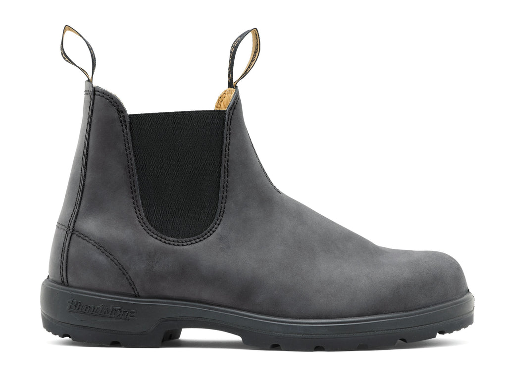 Unisex rustic black leather blundstone style 587 water-resistant boot.